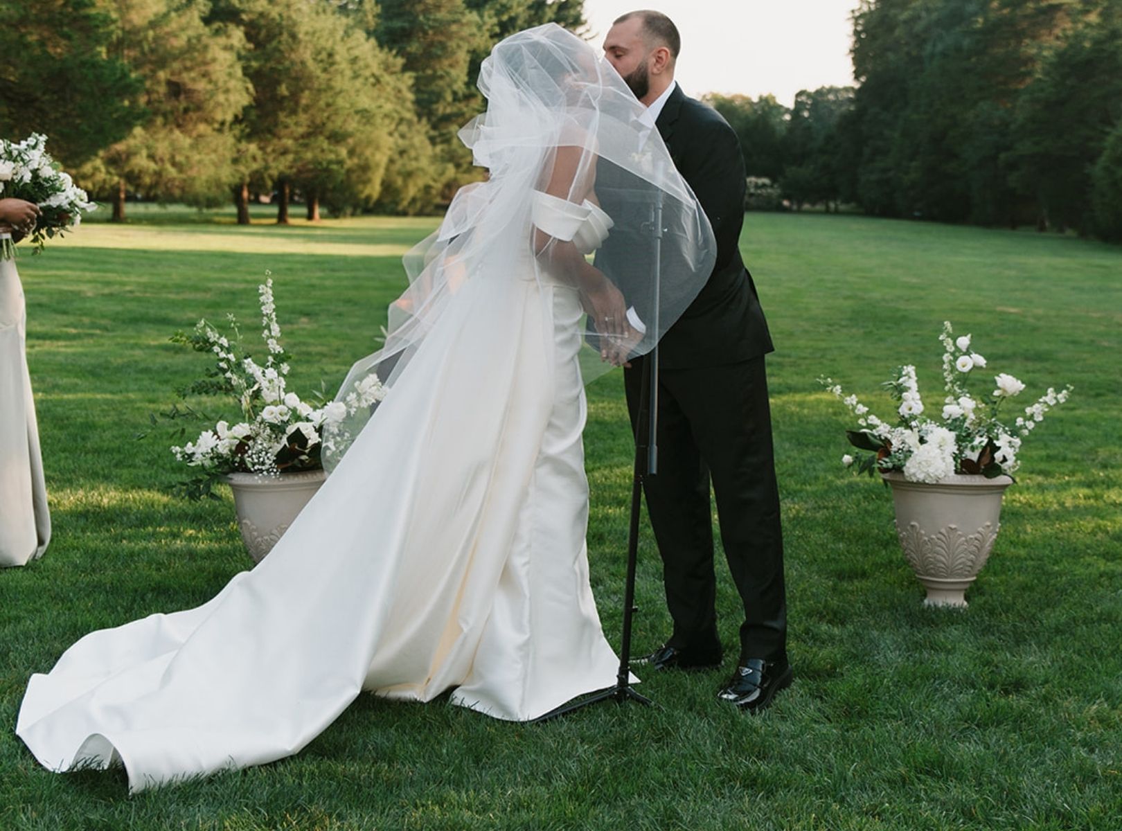 Elegant Connecticut Bride in ‘Tucker’ by Anne Barge