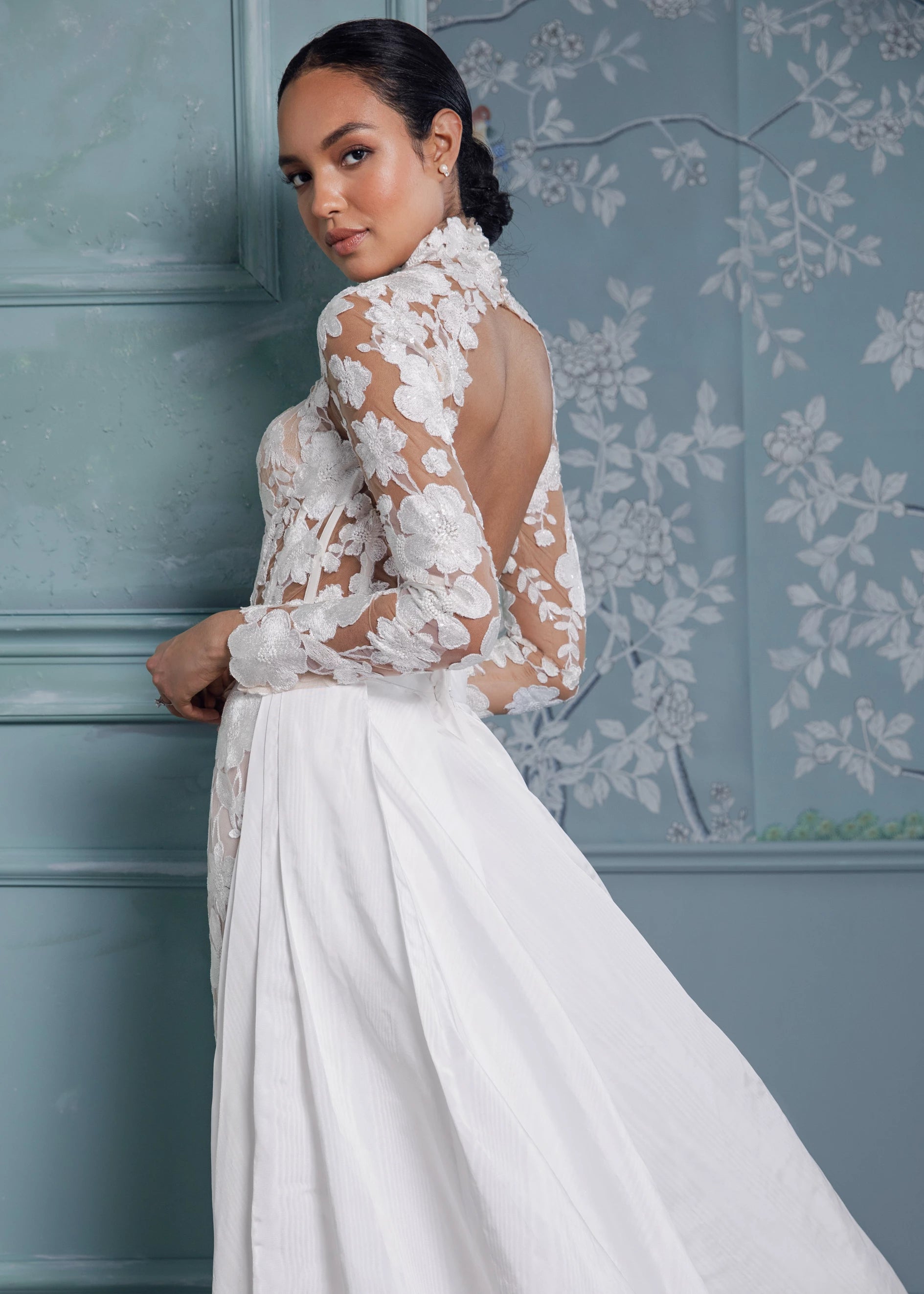 The Solana Train by Anne Barge is cathedral length detachable train of Moiré Taffeta in Silk White.