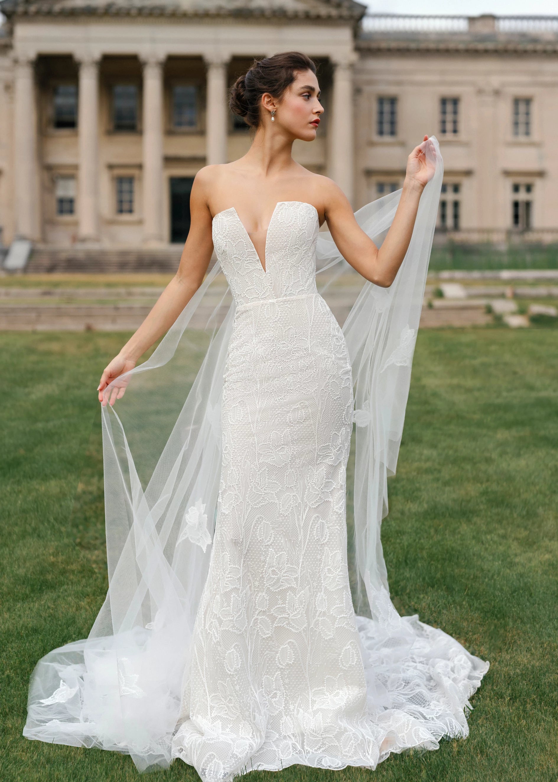 The Wyncote | Blue Willow Strapless Straight Gown