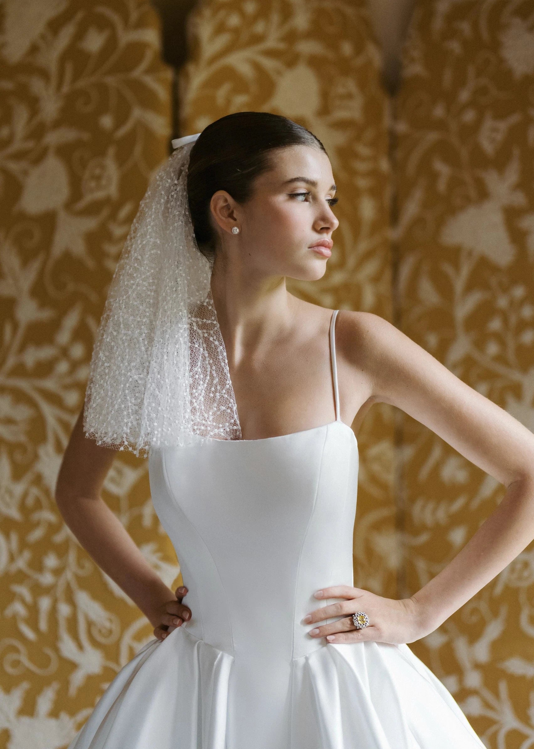 Copeland Shoulder Veil