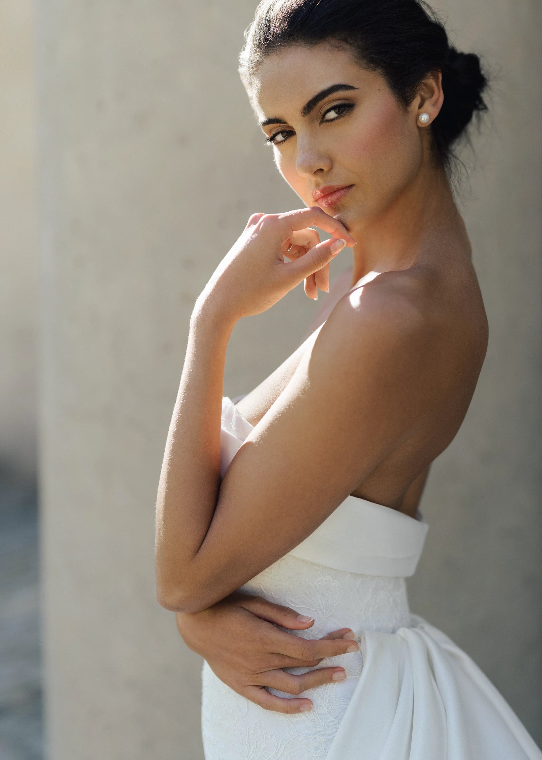 The Rhodes Train by Anne Barge is a box pleated detachable train of Kalika in Silk White.