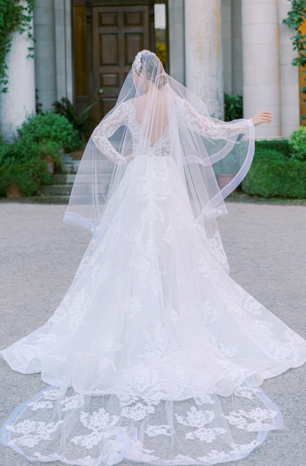https://www.annebarge.com/cdn/shop/products/Florentine-long-sleeve-romatic-lace-a-line-wedding-dress-anne-barge-fall-veil-back_a8030258-52d2-4135-9b44-683070727151.jpg?v=1642056861