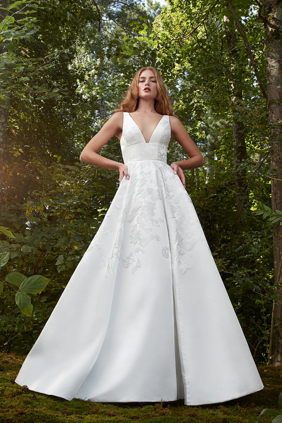 Anne Barge Bridal Fall 2016 Collection | Vogue