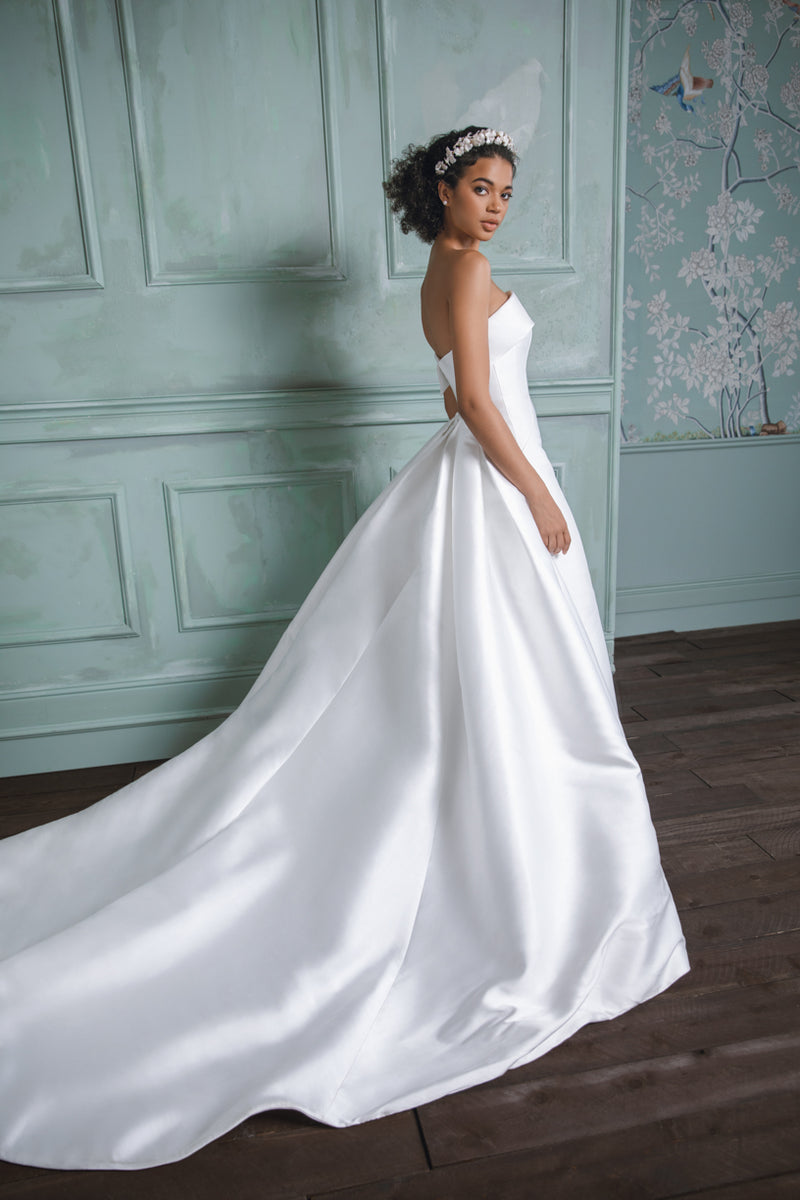 Anne Barge Wedding Dress Designer - Bella Bianca - Chicago